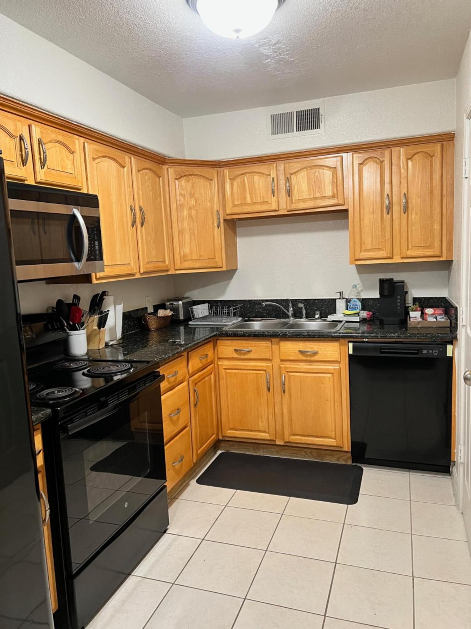 Peaceful 2Bed,1Bath Condo With Free Parking All Yours To Enjoy Fresno Exterior photo