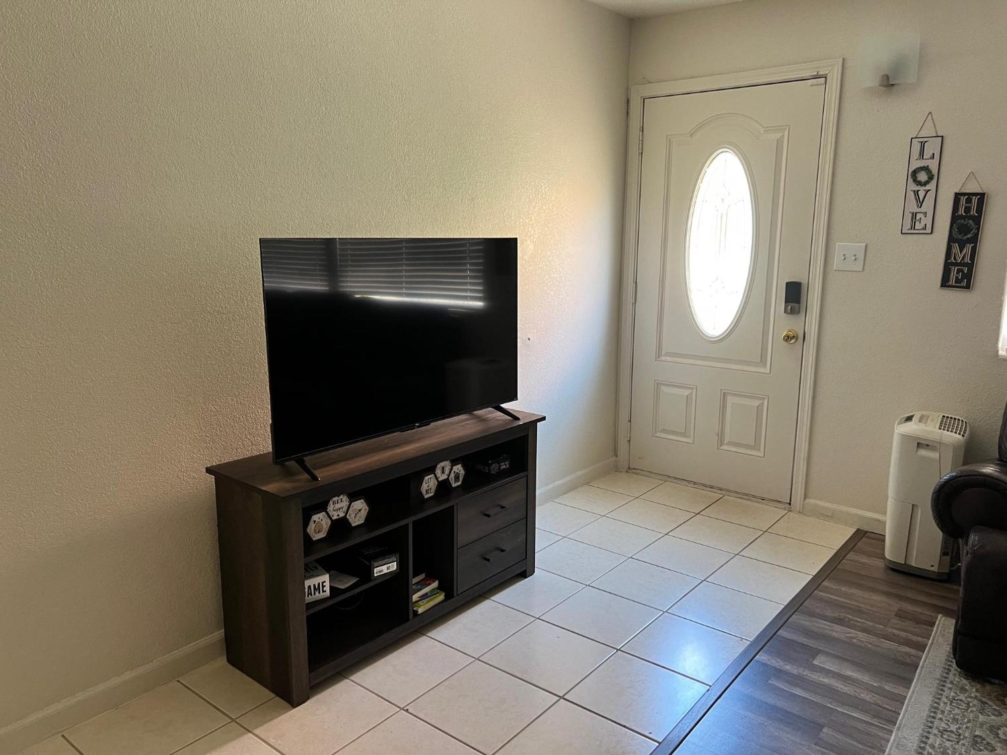 Peaceful 2Bed,1Bath Condo With Free Parking All Yours To Enjoy Fresno Exterior photo